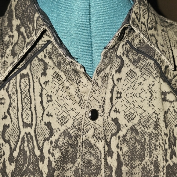 Rocking roll shirt - Picture 4 of 6